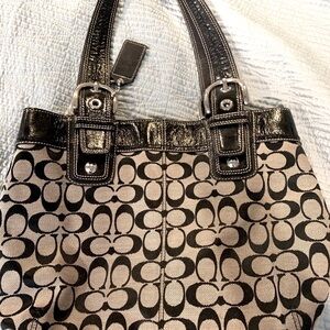 Black coach hobo bag purse excellent condition